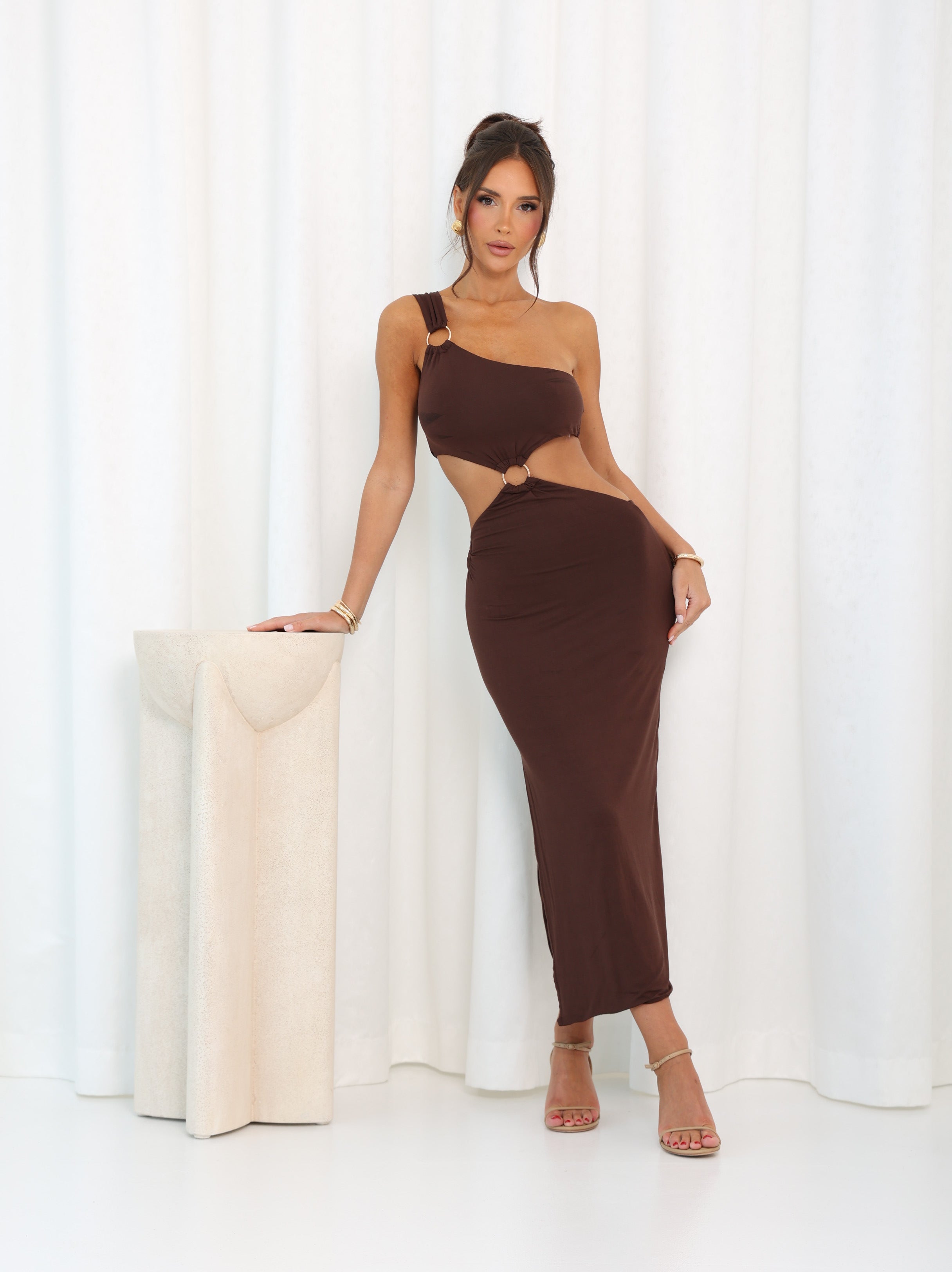 ONE SHOULDER CUT OUT MAXI DRESS IN BROWN